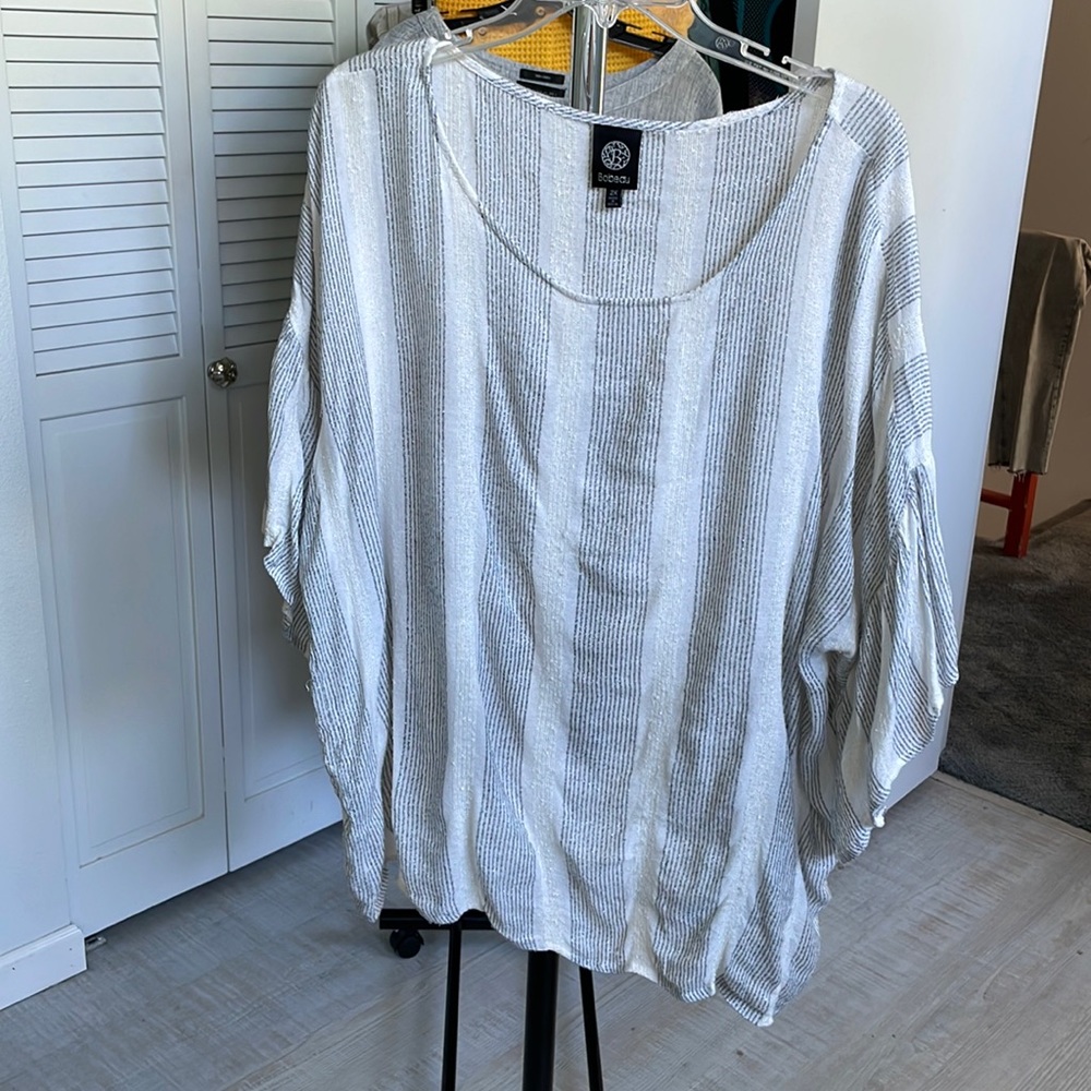 Resort wear metallic striped blouse